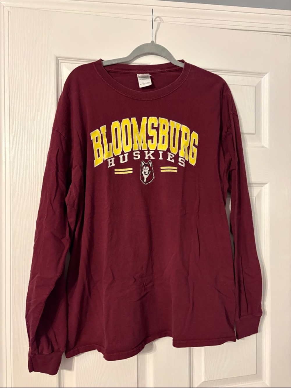 Gildan Maroon Bloomsburg Huskies Long Sleeve T-Shirt with Yellow Print XL